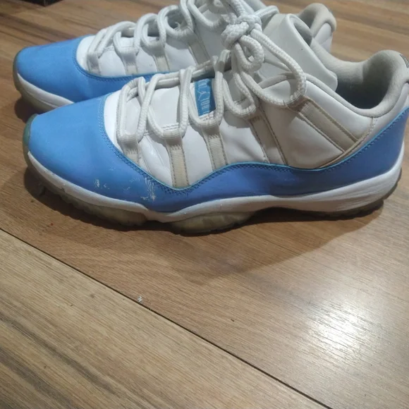 Jordan 11 Low UNC - Picture 3 of 7
